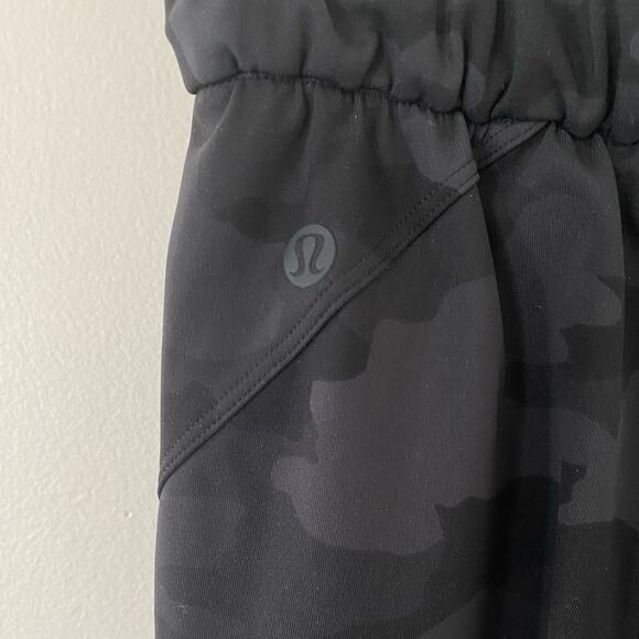 Lululemon Keep Moving Pant 7/8 High-Rise Heritage 365 Camo Deep Coal Size 2 - Picture 8 of 9